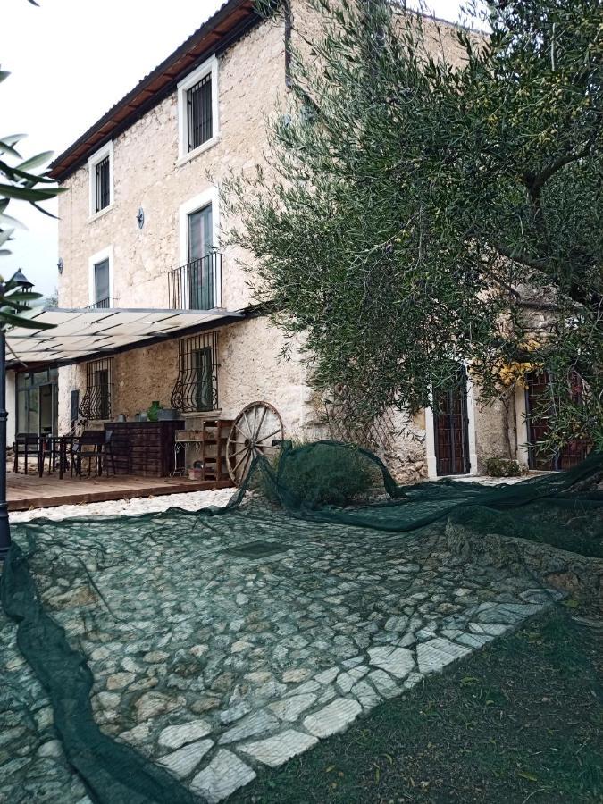 Al Casolare Ofena Exterior foto