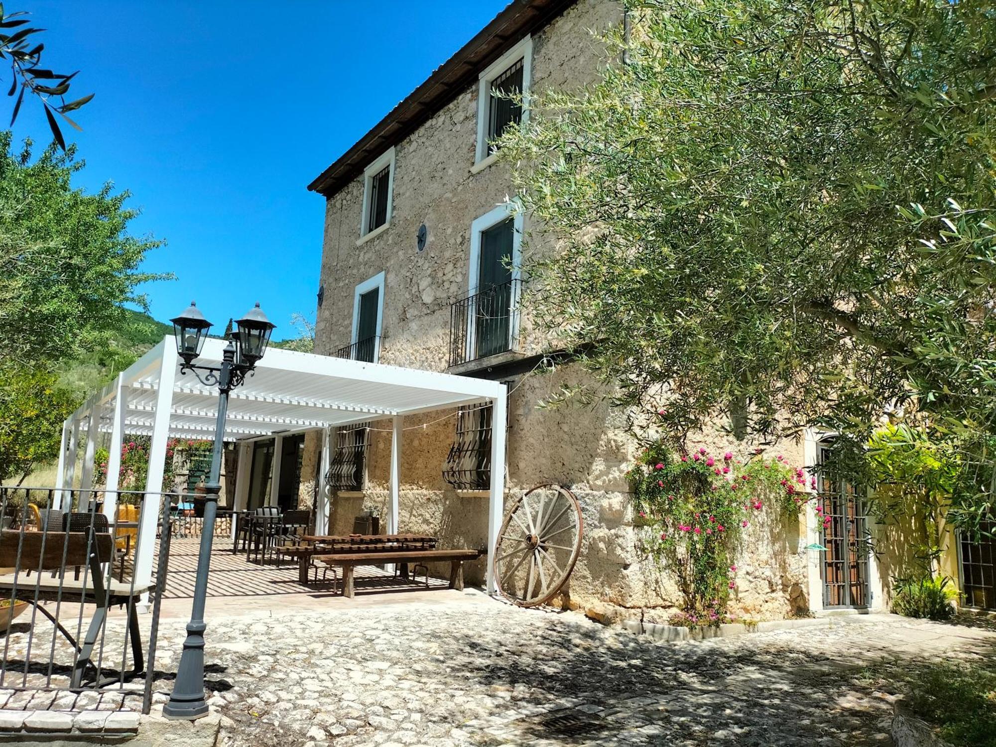 Al Casolare Ofena Exterior foto