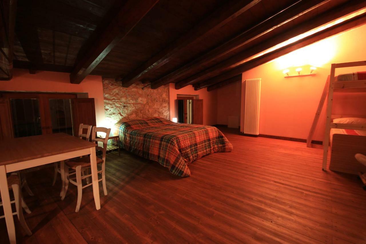 Al Casolare Ofena Exterior foto