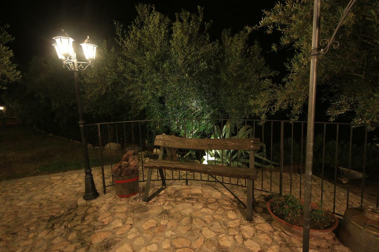 Al Casolare Ofena Exterior foto